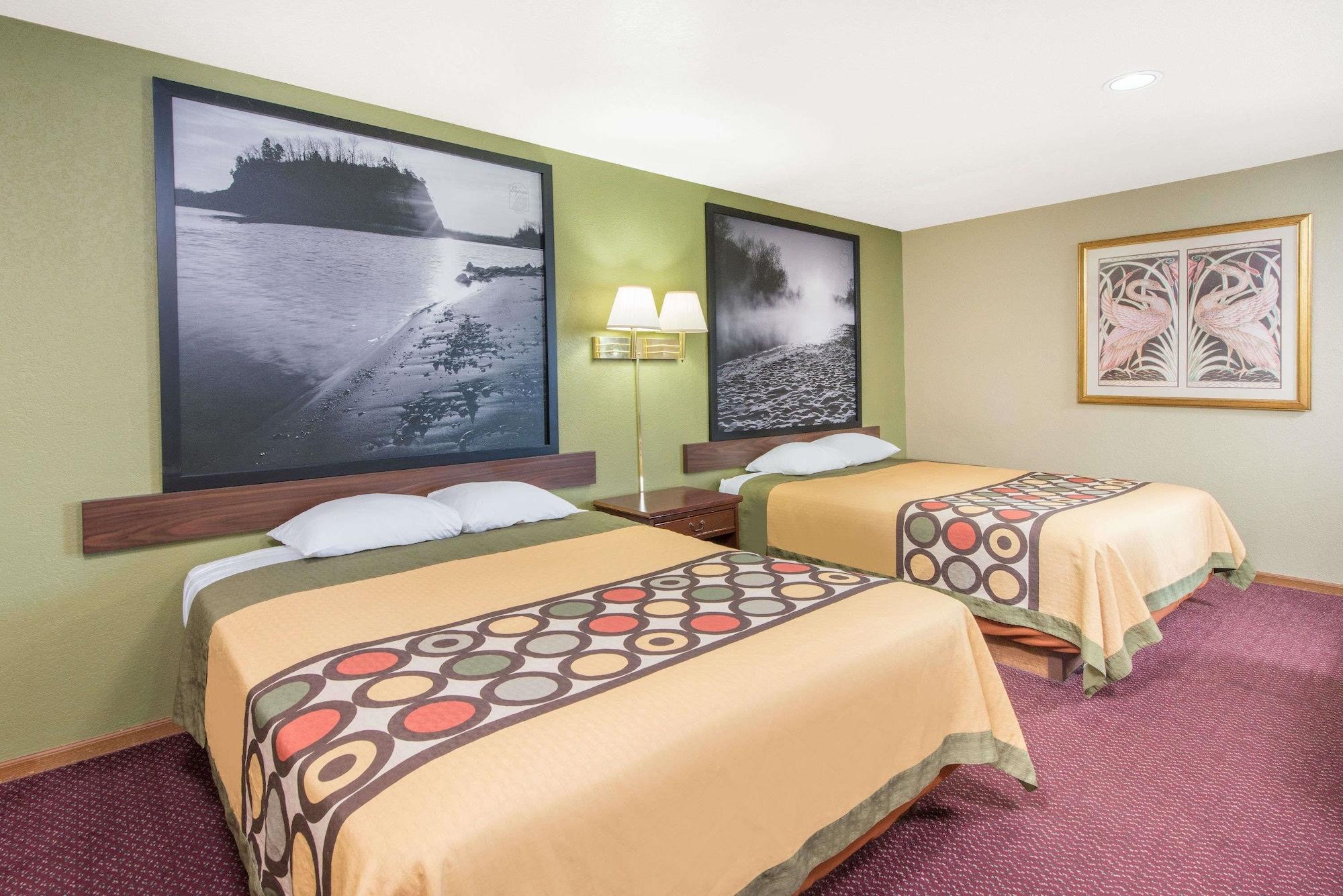 Super 8 By Wyndham Sikeston/miner Area Hotel 3*
