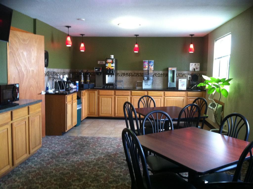 Super 8 By Wyndham Sikeston/miner Area Hotel
