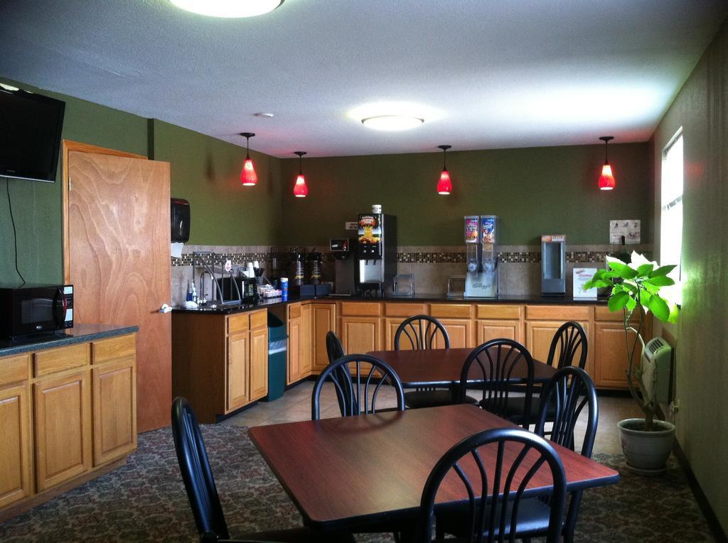 Super 8 By Wyndham Sikeston/miner Area Hotel